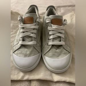 Coach shoes 👟 size 8.5B light gray and white